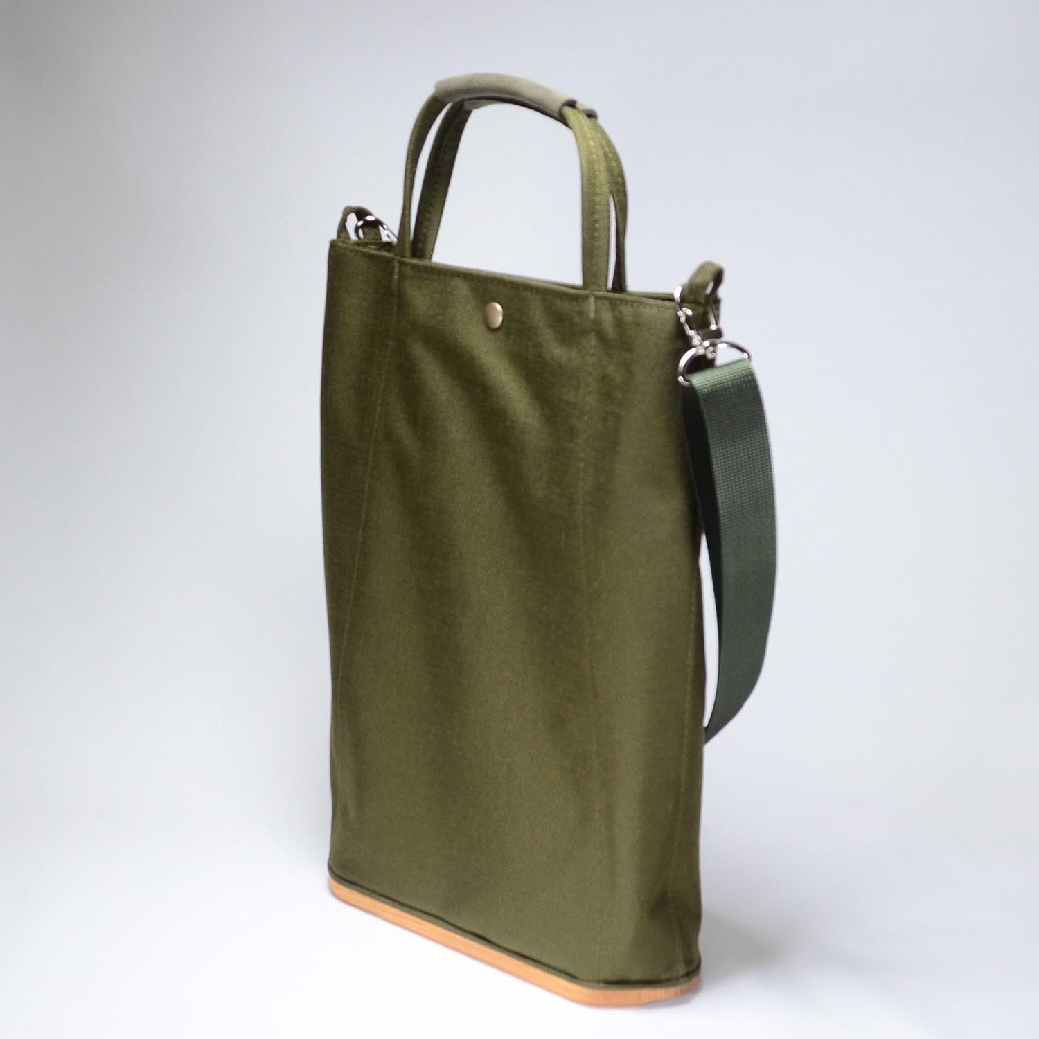 オトナのナップサック/コーデュラカーキ オトナのナップサック/コーデュラカーキ ナラの木と布のブック