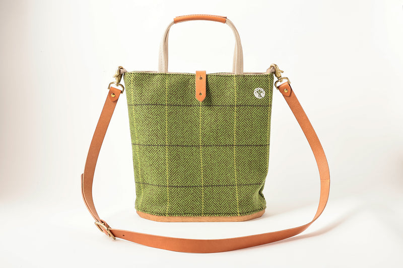 厚底仕様　ショルダー付　ナラの木と椅子張り生地のトートバッグ【Ribbonグリーン/イエロー/ブラウン】