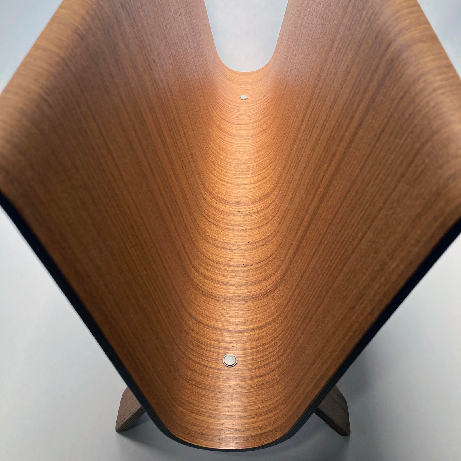 USED】サイトーウッド マガジンラック チーク柄 ＊脚にカケあり